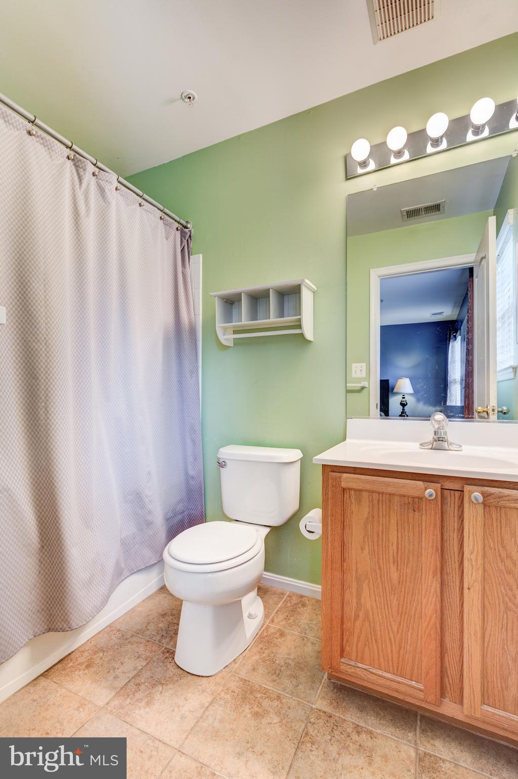 132 Carolstowne Road Reisterstown, MD 21136 - Photo 25 of 37 Full hall bath