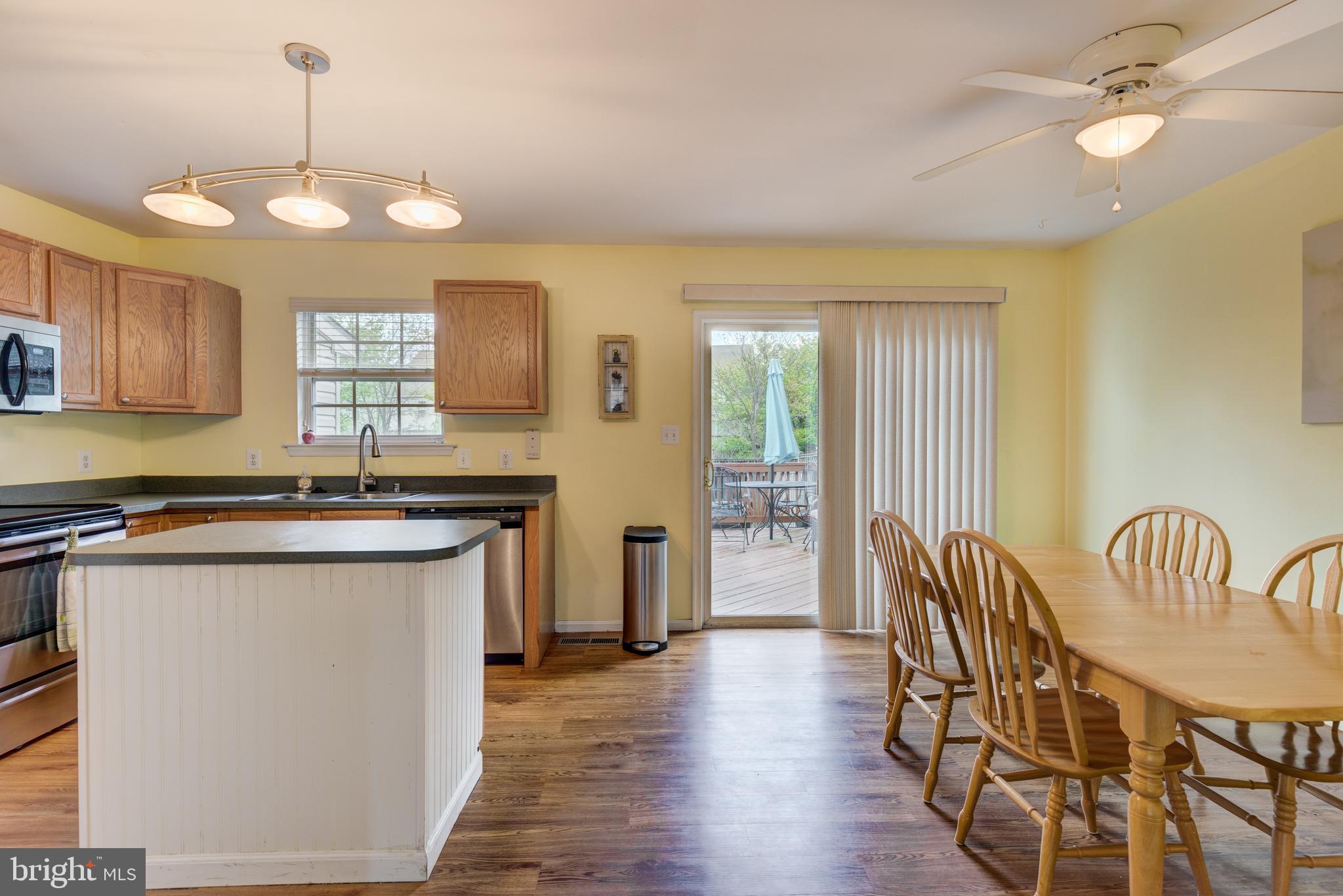 132 Carolstowne Road Reisterstown, MD 21136 - Photo 8 of 37 Eat in kitchen