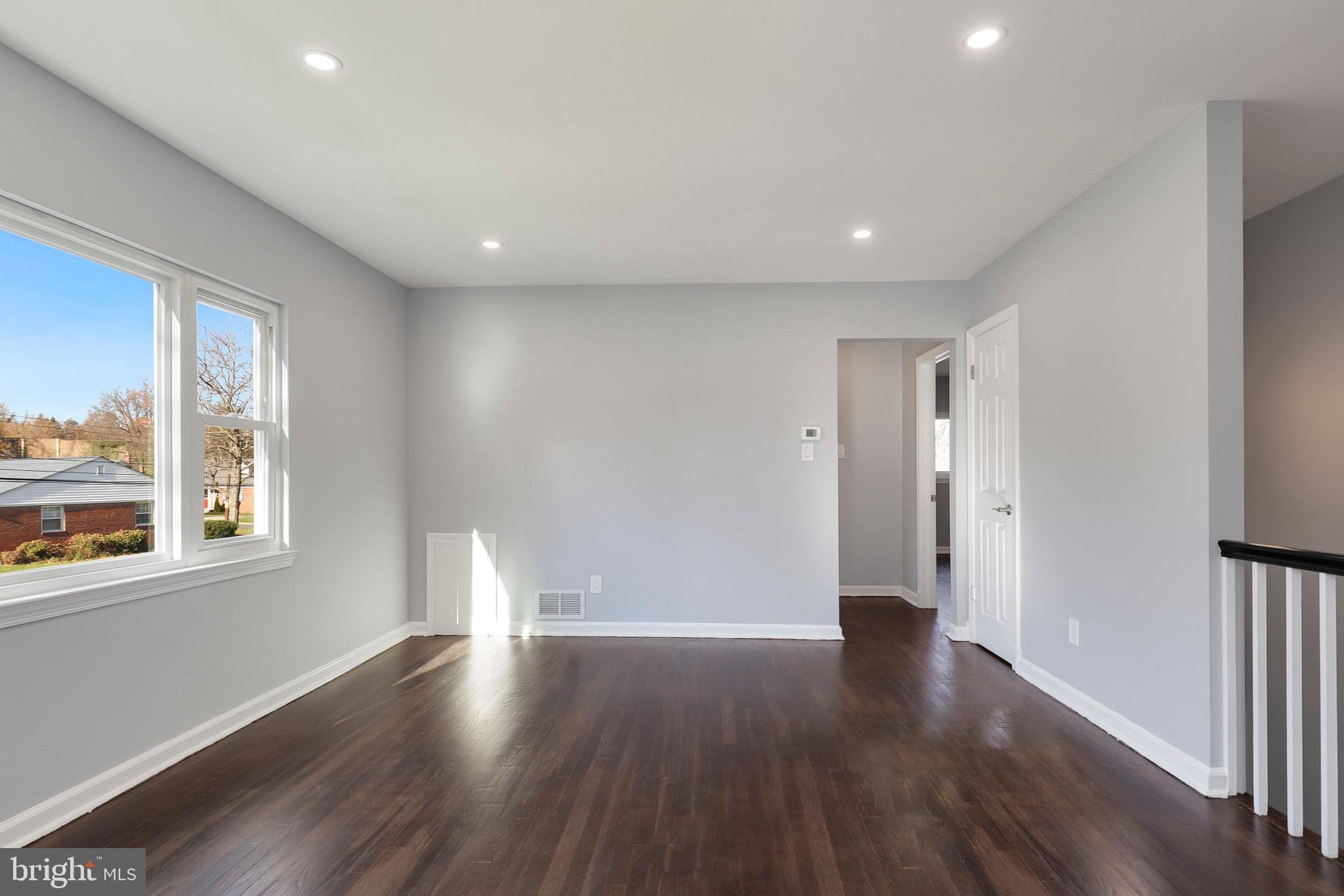1702 Flora Lane Silver Spring, MD 20910 - Photo 5 of 38