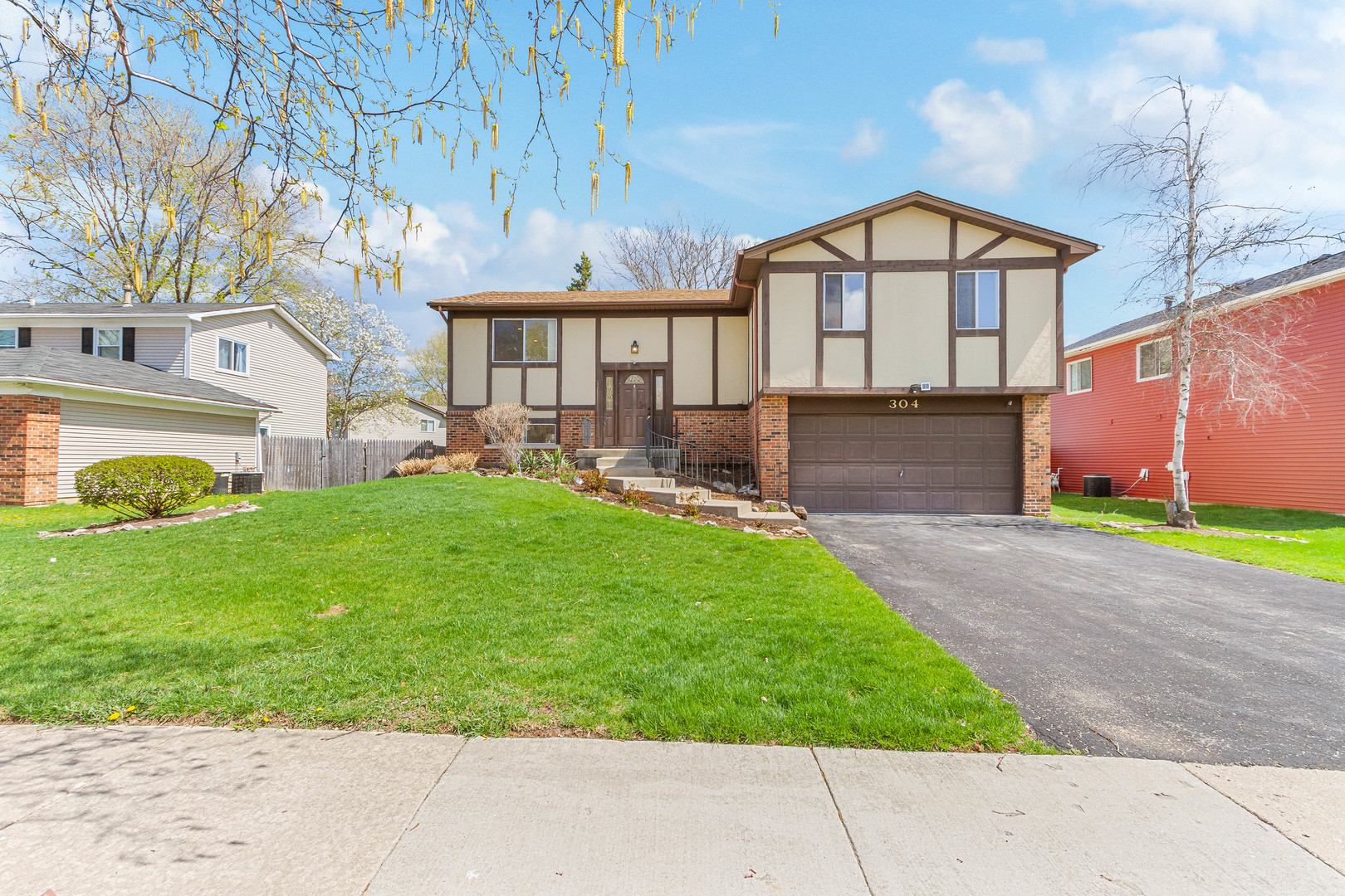 304 Thistle Drive Bolingbrook, IL 60490 - Photo 2 of 26