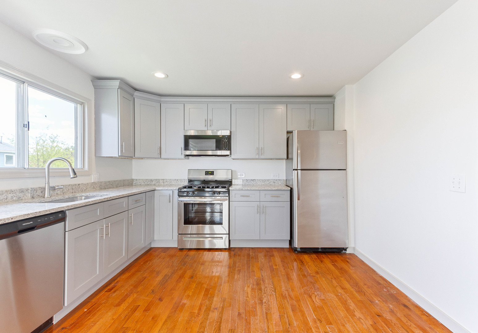 304 Thistle Drive Bolingbrook, IL 60490 - Photo 8 of 26