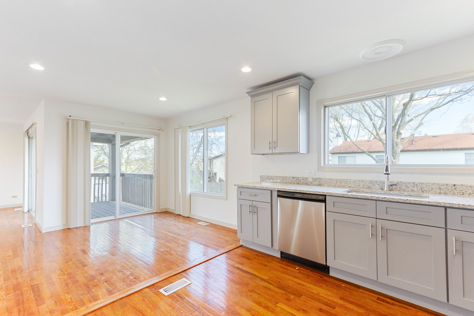 304 Thistle Drive Bolingbrook, IL 60490 - Photo 9 of 26