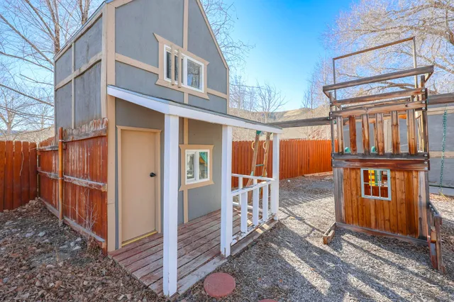 $389,900 | 1405 California Way, Green River, WY 82935