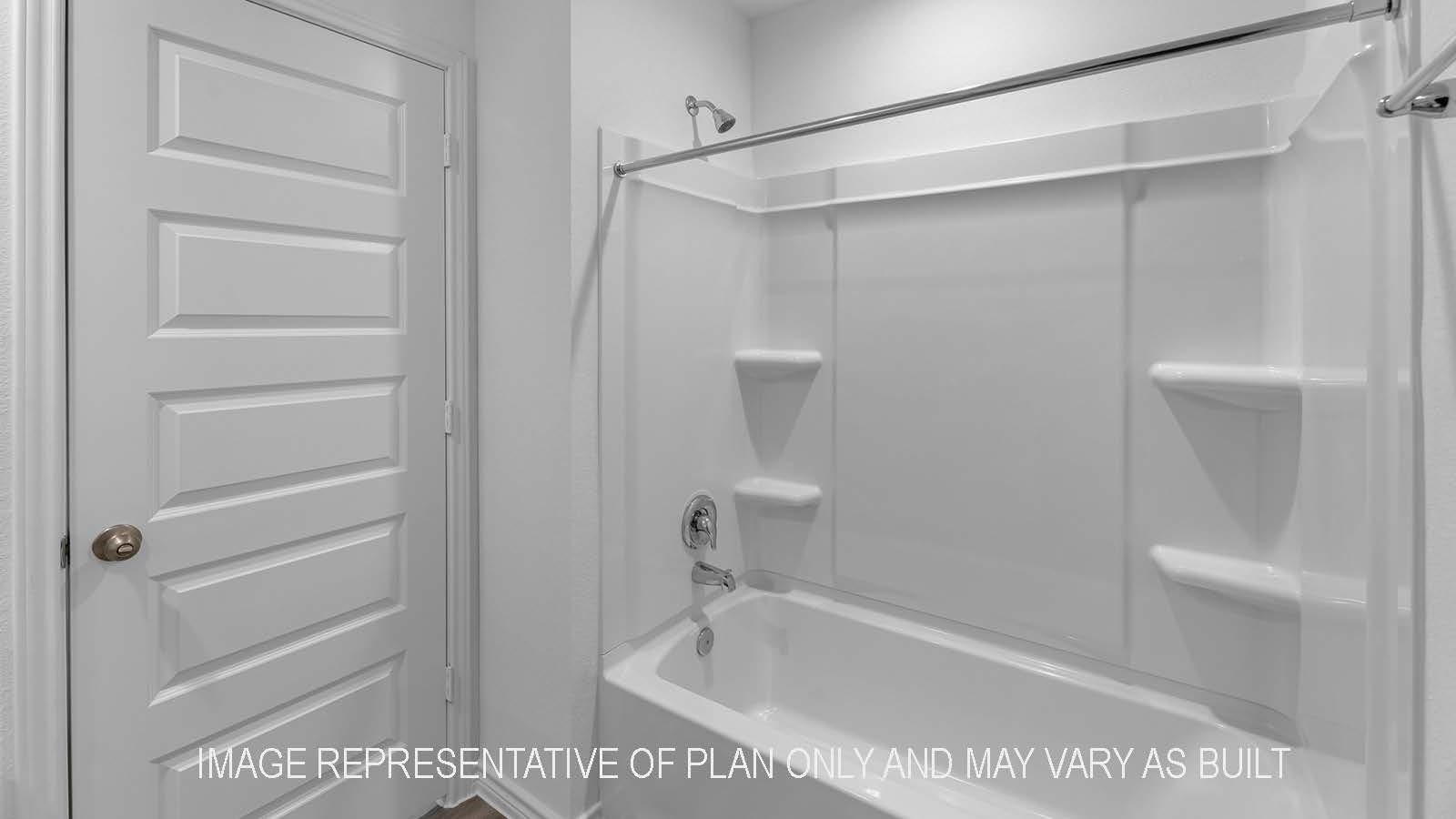 530 Hunters Grove Lane Beaumont, TX 77713 - Photo 23 of 24 a bathroom with a bathtub
