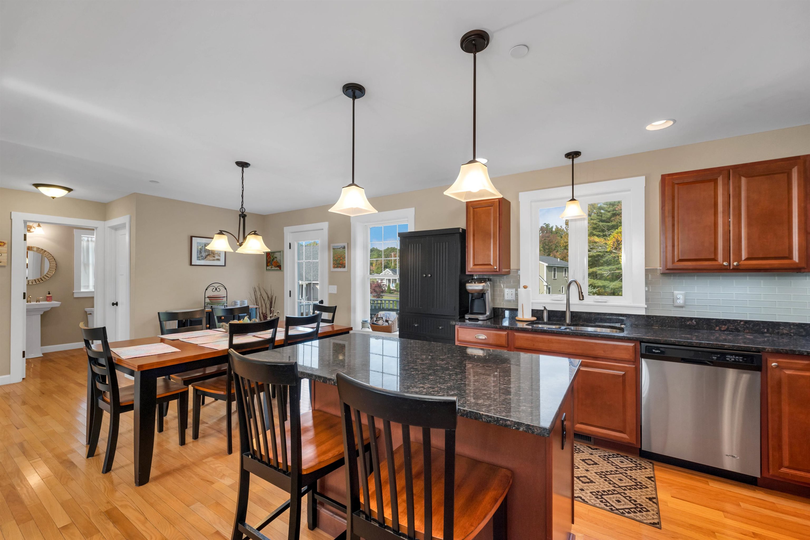 253 Drakeside Road, Unit 3 Hampton, NH 03842 - Photo 4 of 40 Gallery Image 4