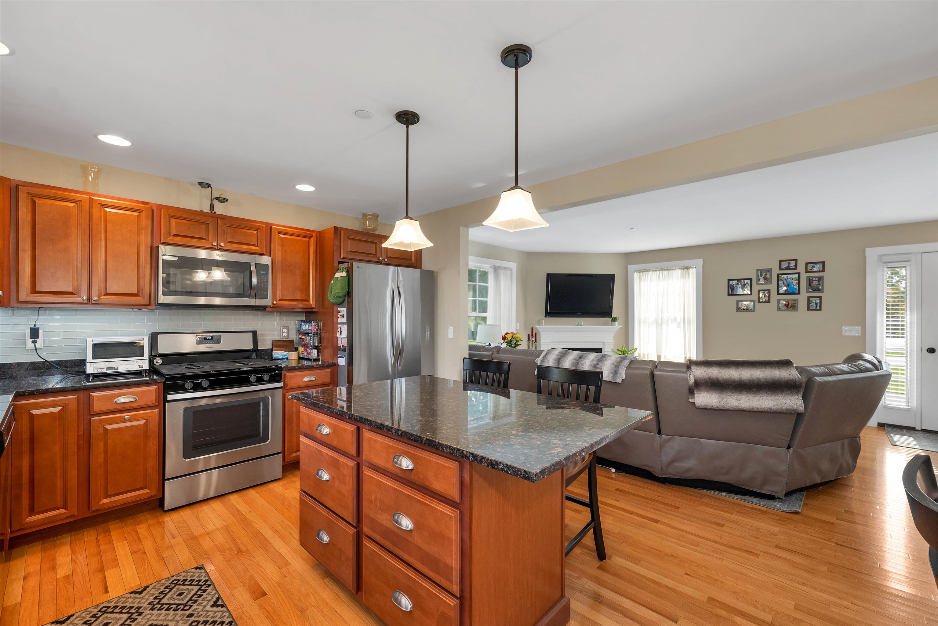 253 Drakeside Road, Unit 3 Hampton, NH 03842 - Photo 6 of 40 Gallery Image 6
