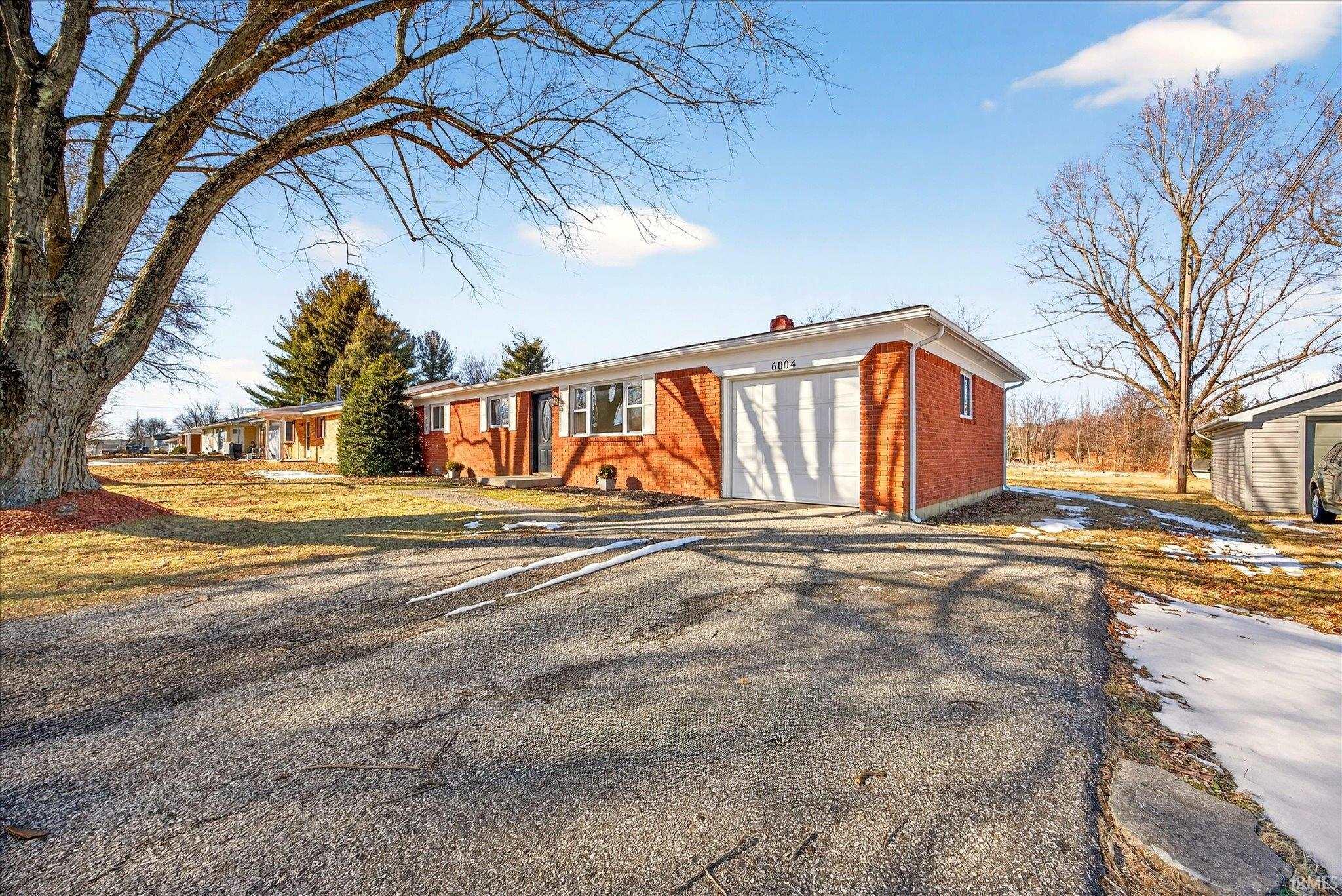 6004 West Merry Way Lane Bloomington, IN 47404 - Photo 3 of 27