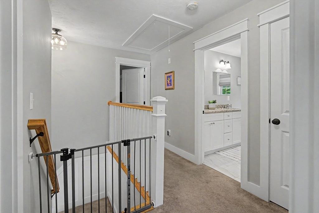 377 Rebecca Road Northbridge, MA 01588 - Photo 24 of 40