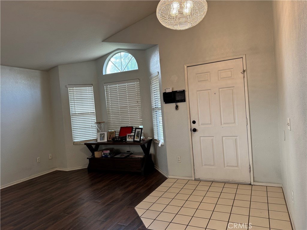 44063 Lately Circle Hemet, CA 92544 - Photo 13 of 75 a view of a livingroom with furniture and window