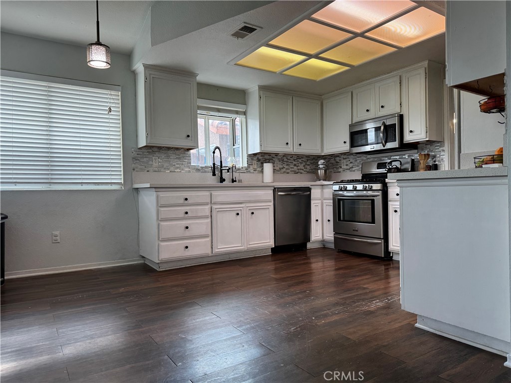 44063 Lately Circle Hemet, CA 92544 - Photo 3 of 75