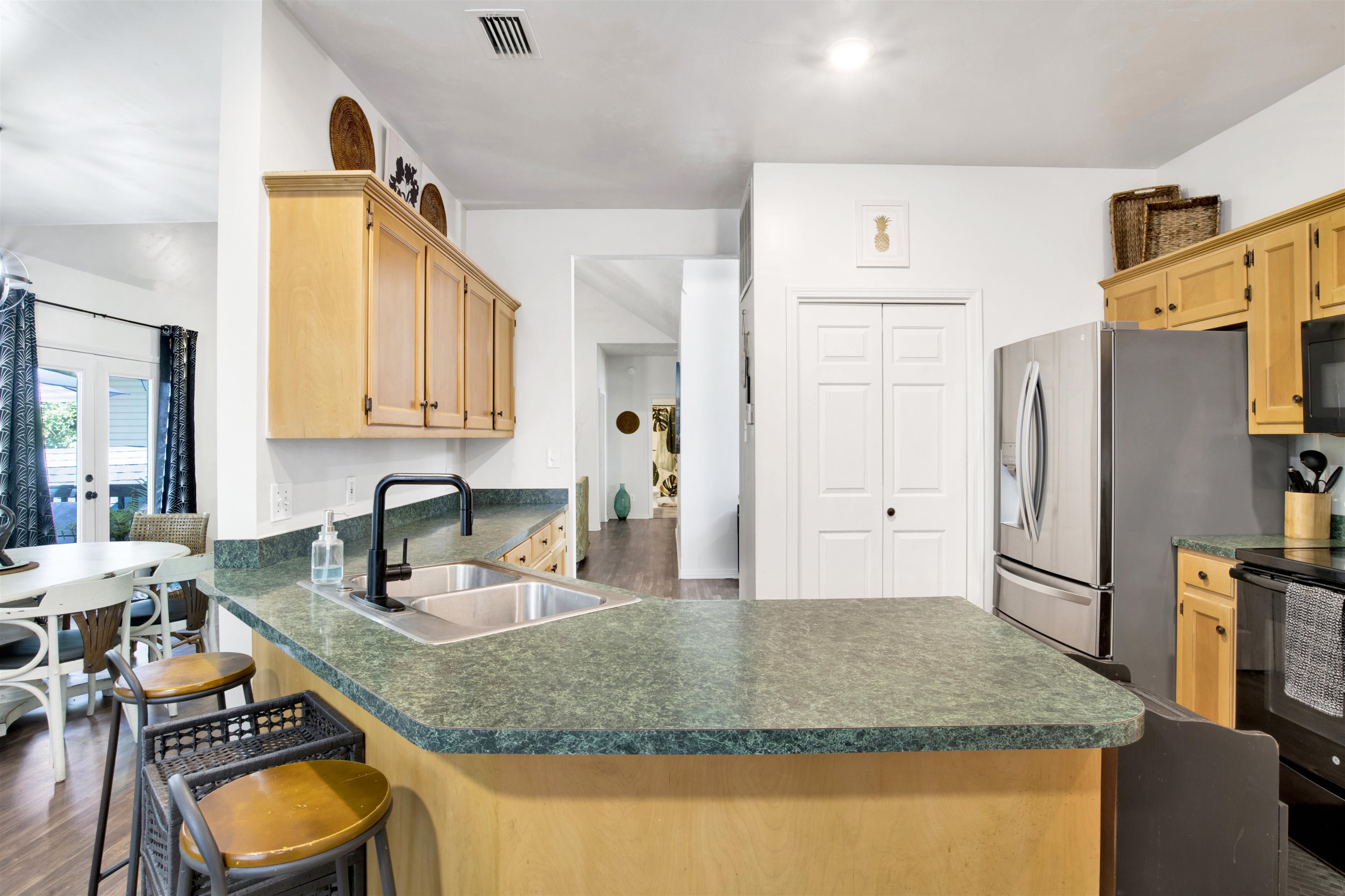 117 Geneva Drive Daphne, AL 36526 - Photo 18 of 37 Kitchen