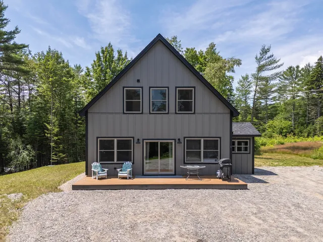 $514,900 | 1 Stearns Hill Road, Hanover, ME 04237