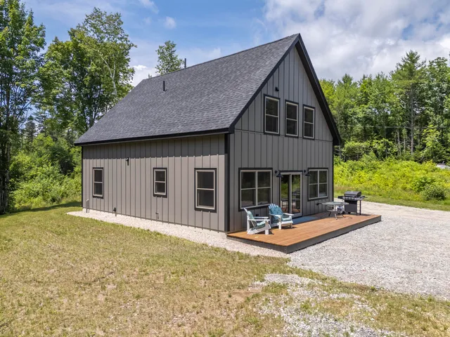 $514,900 | 1 Stearns Hill Road, Hanover, ME 04237