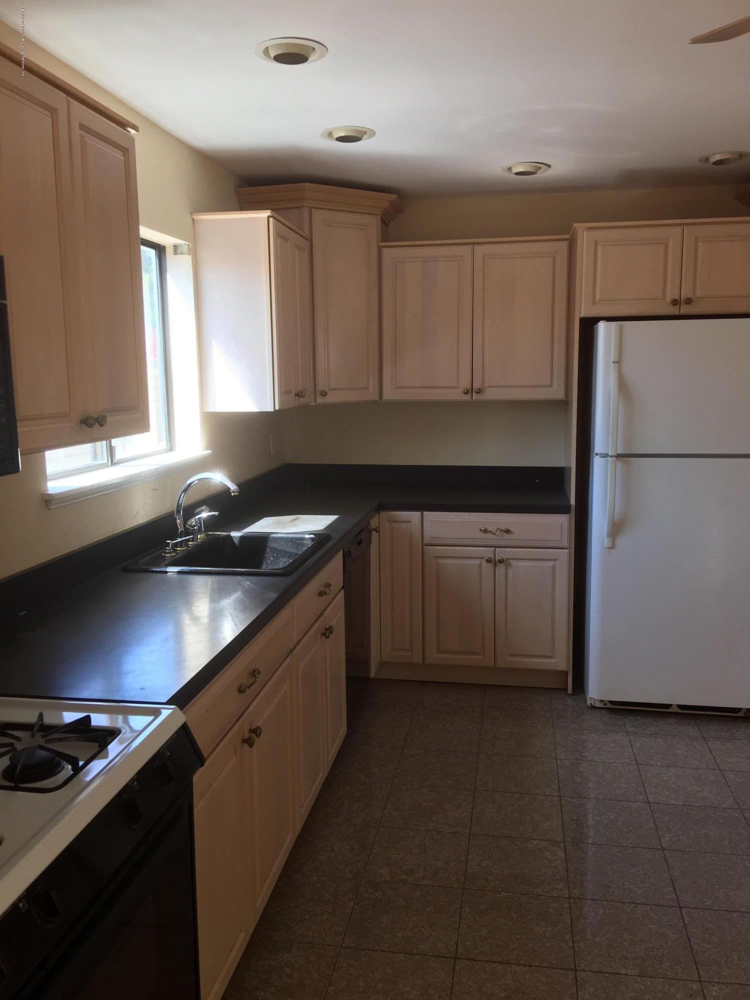 40 Victoria Road Staten Island, NY 10312 - Photo 3 of 10 kitchen