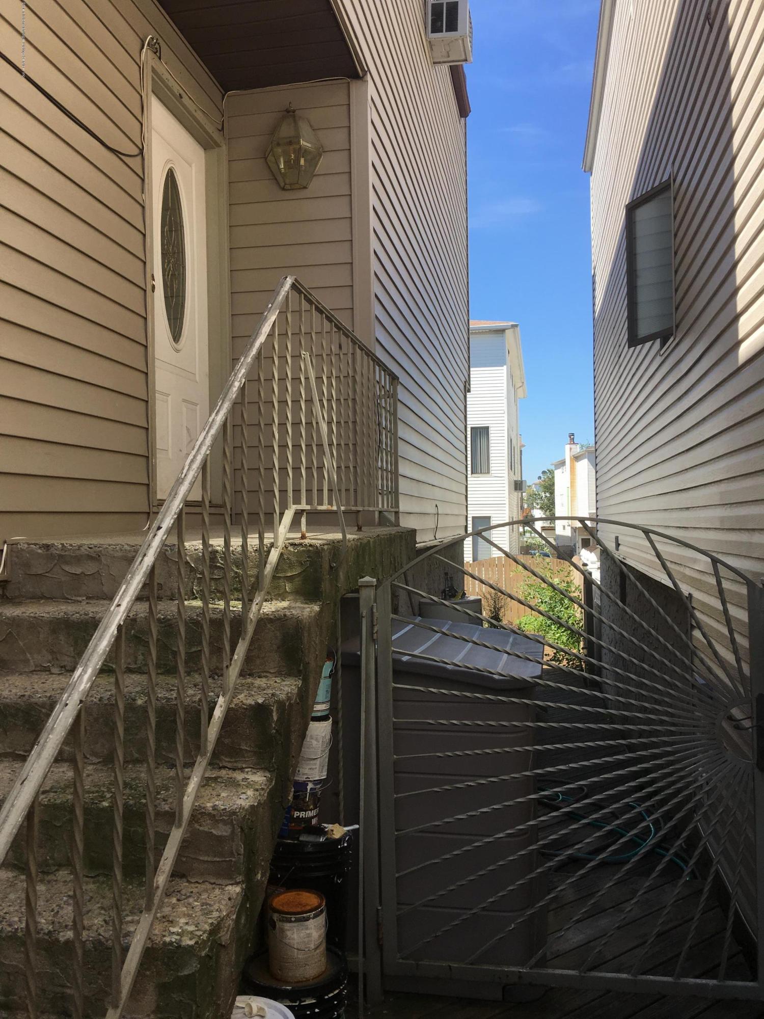 40 Victoria Road Staten Island, NY 10312 - Photo 5 of 10 side door
