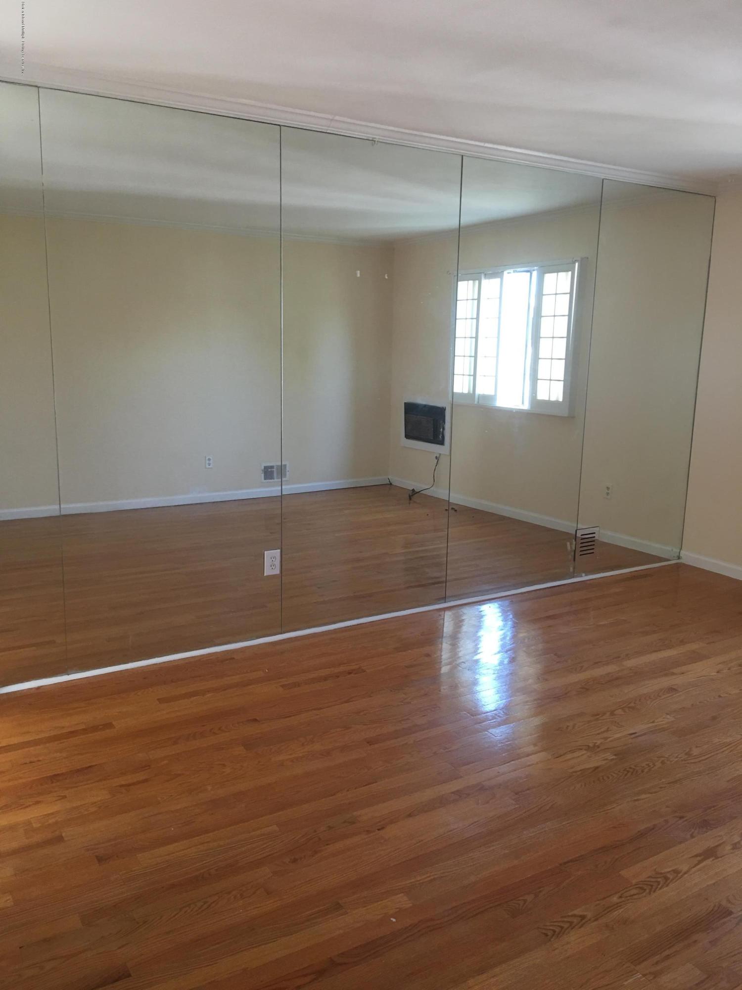 40 Victoria Road Staten Island, NY 10312 - Photo 8 of 10 master bed room