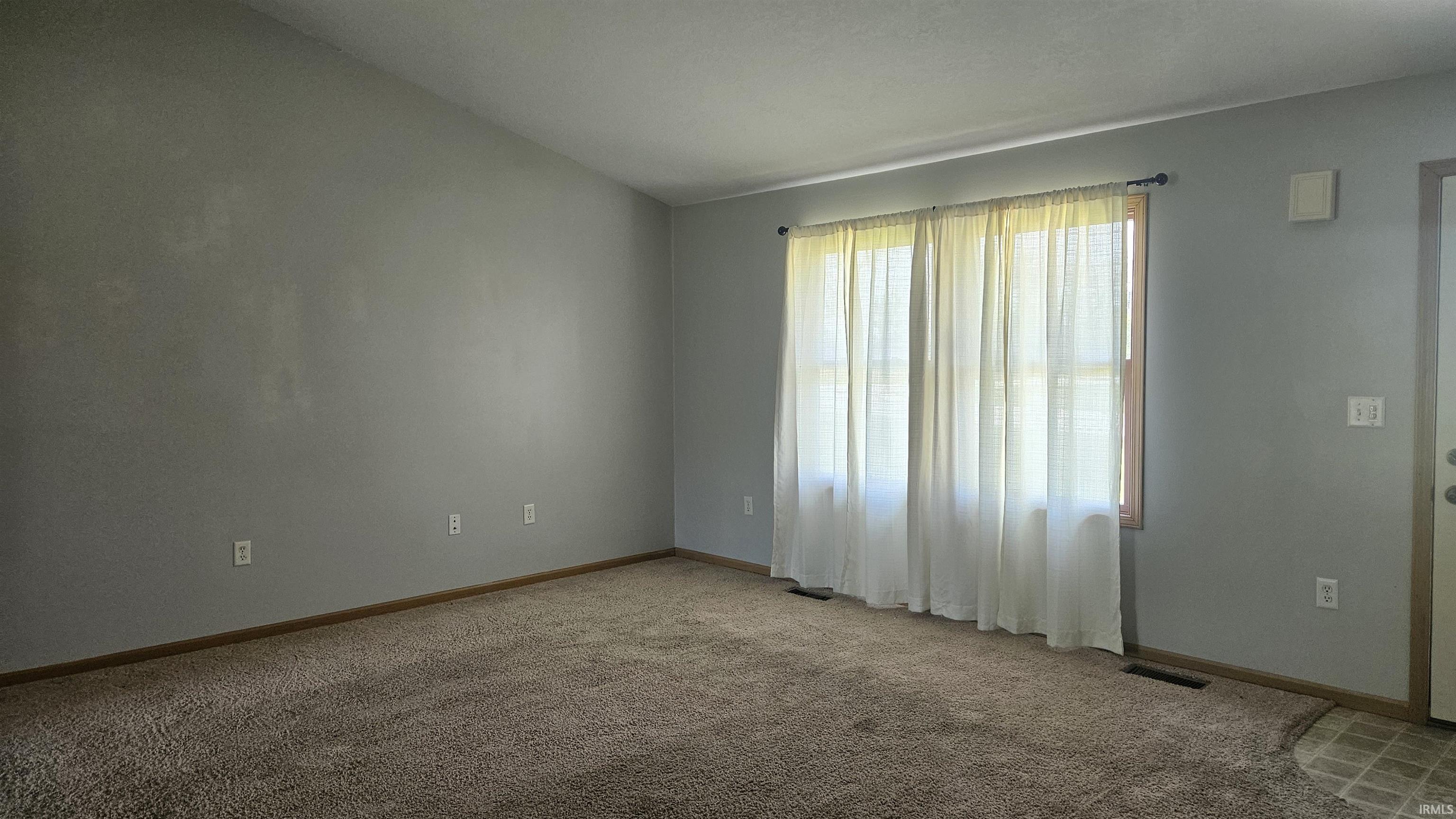 15 Memory Lane Bluffton, IN 46714 - Photo 2 of 10