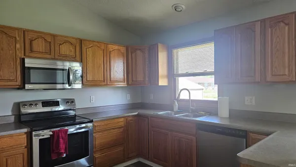 $210,000 | 15 Memory Lane, Bluffton, IN 46714