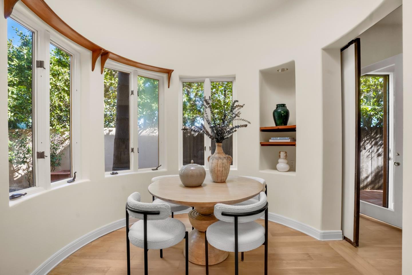 23349 Malibu Colony Road Malibu, CA 90265 - Photo 17 of 43 a dining room with furniture and window