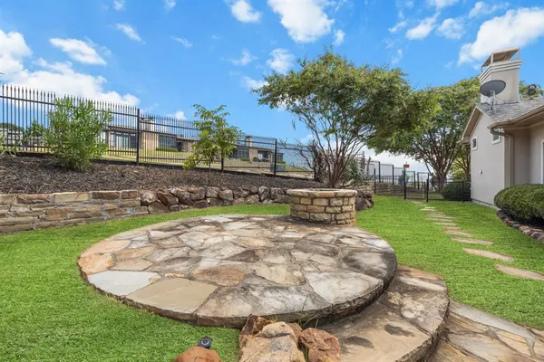 $599,000 | 202 Harbor Landing Drive, Rockwall, TX 75032