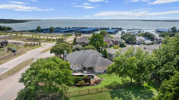 $599,000 | 202 Harbor Landing Drive, Rockwall, TX 75032