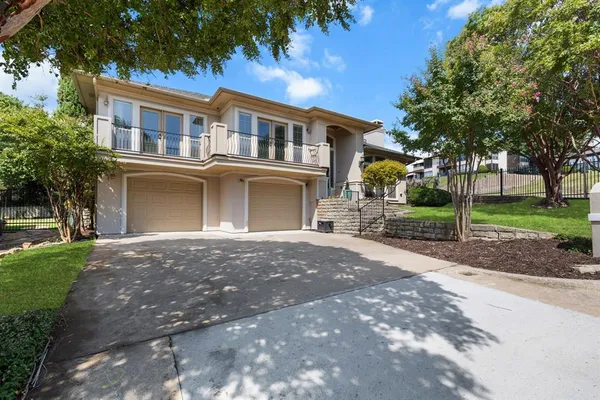 $599,000 | 202 Harbor Landing Drive, Rockwall, TX 75032