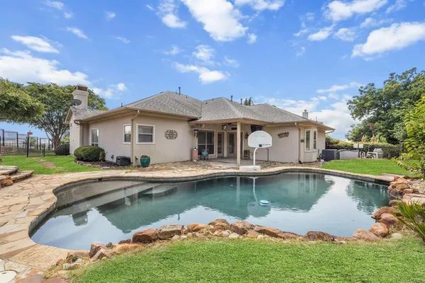 $599,000 | 202 Harbor Landing Drive, Rockwall, TX 75032