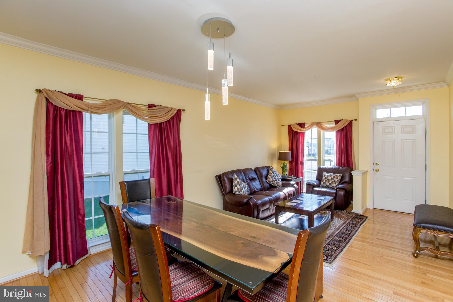 577 Mockingbird Way Warrington, PA 18976 - Photo 3 of 33 Living Room/Dining Area