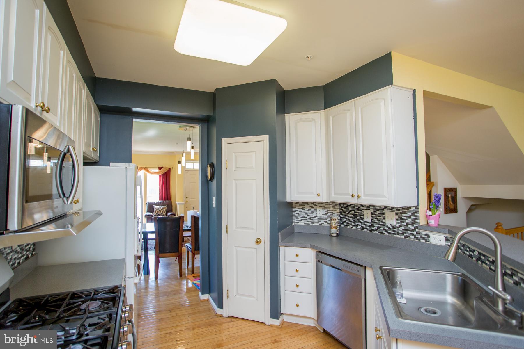 577 Mockingbird Way Warrington, PA 18976 - Photo 8 of 33 Kitchen