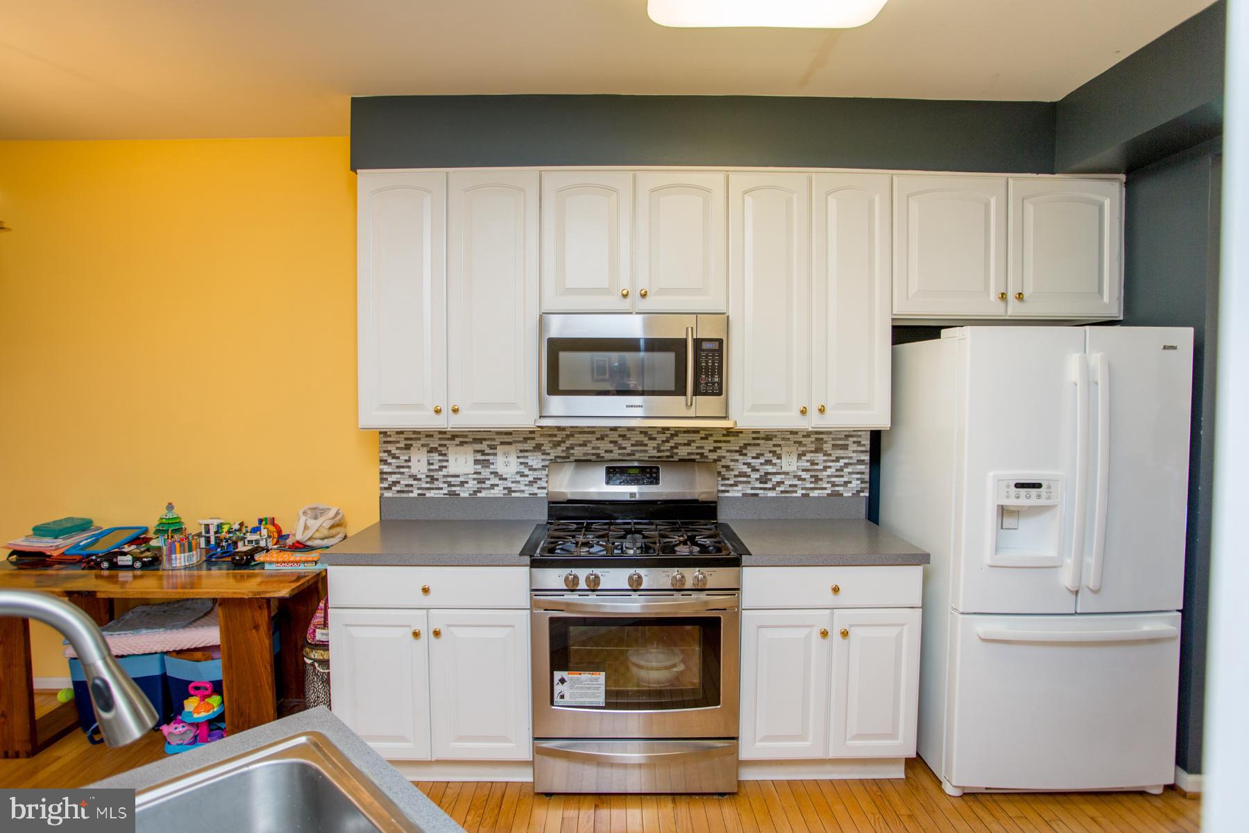 577 Mockingbird Way Warrington, PA 18976 - Photo 9 of 33 Kitchen
