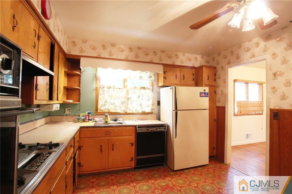 135 Jeffery Road Colonia, NJ 07067 - Photo 17 of 20 Gallery Image 17