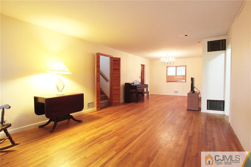 135 Jeffery Road Colonia, NJ 07067 - Photo 3 of 20 Gallery Image 3