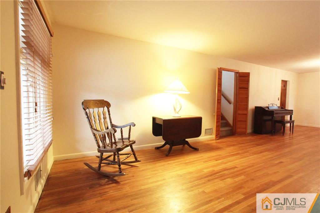 135 Jeffery Road Colonia, NJ 07067 - Photo 4 of 20 Gallery Image 4