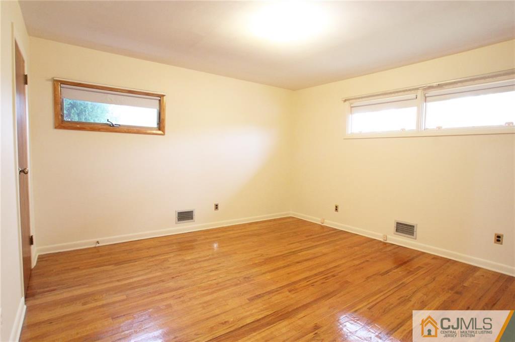 135 Jeffery Road Colonia, NJ 07067 - Photo 9 of 20 Gallery Image 9