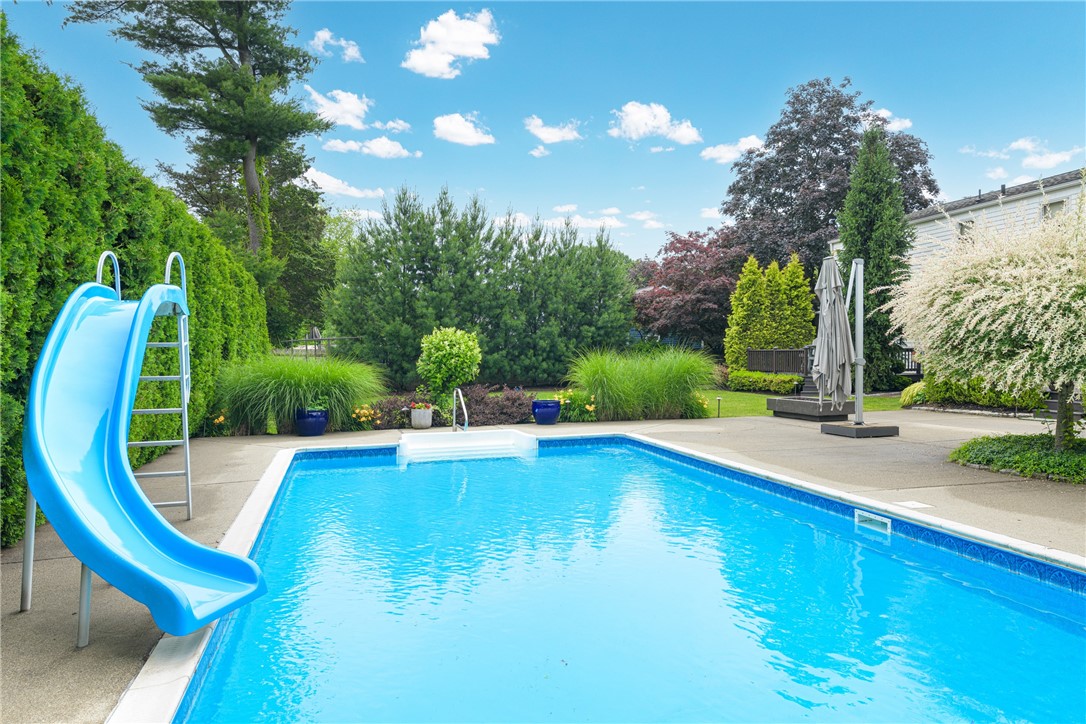 69 Apple Tree Lane Warwick, RI 02888 - Photo 13 of 50