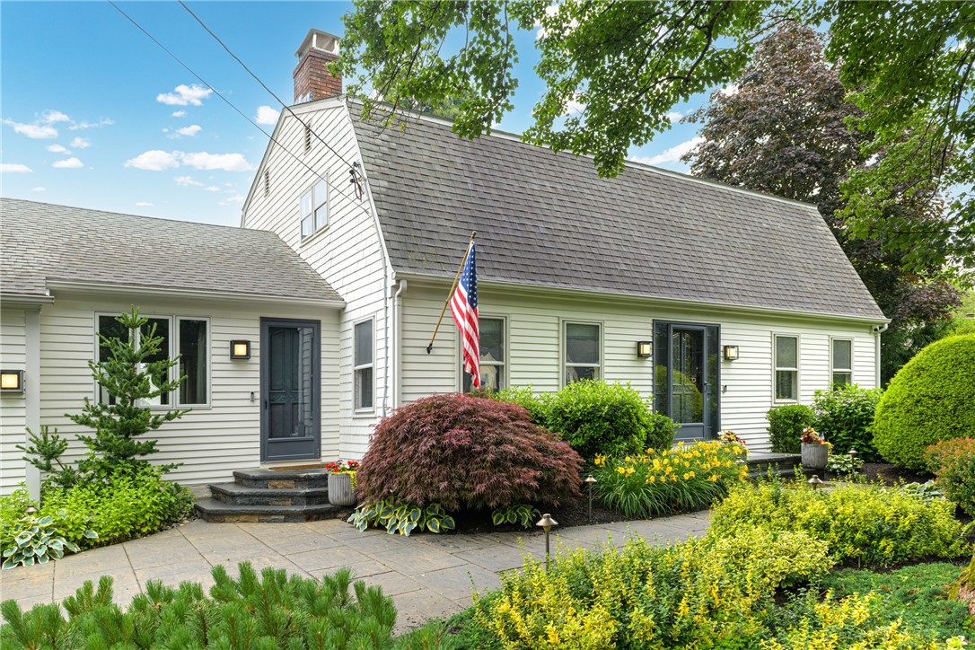 69 Apple Tree Lane Warwick, RI 02888 - Photo 4 of 50