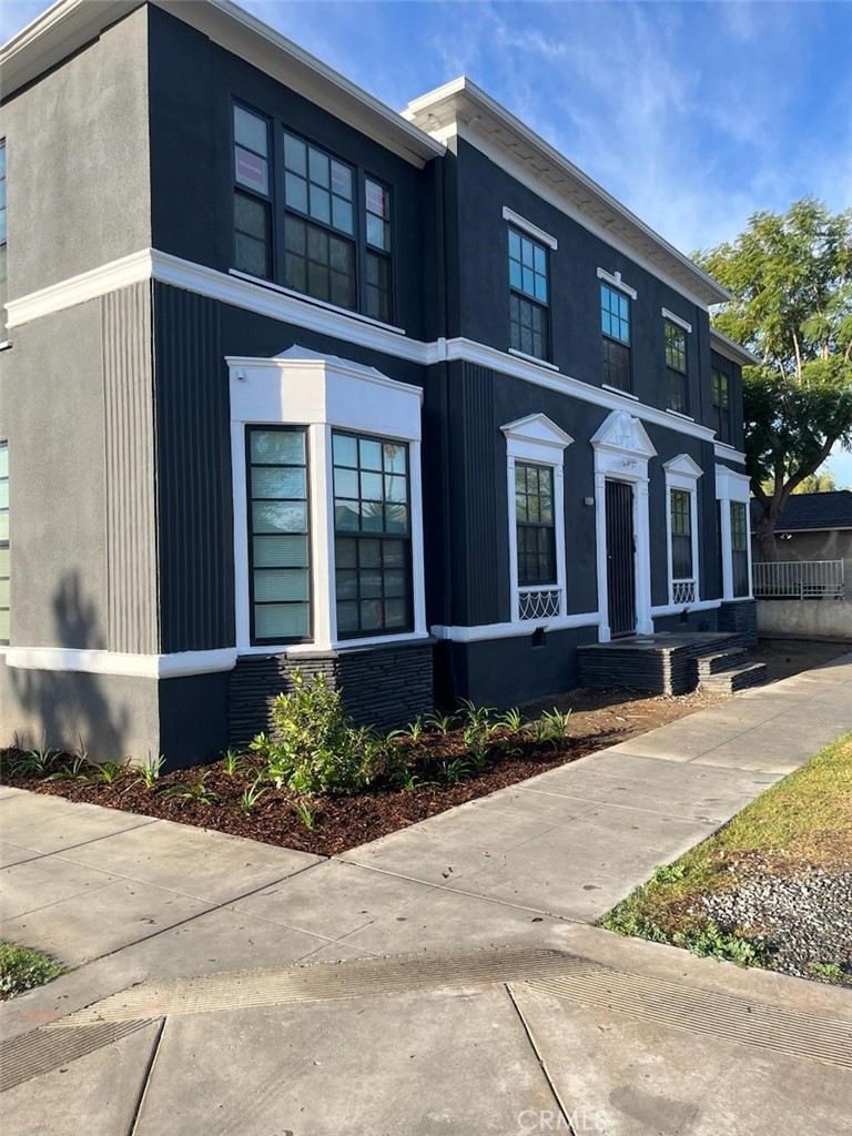 3900 5th Street, Unit 23 Riverside, CA 92501 - Photo 26 of 26 a front view of a house