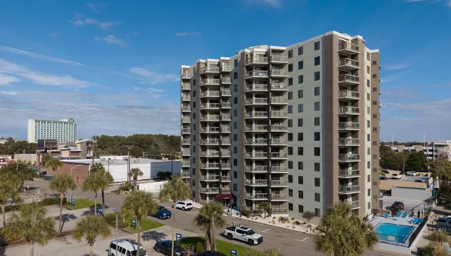 $270,000 | 400 20th Avenue North, Unit 101, Myrtle Beach, SC 29577