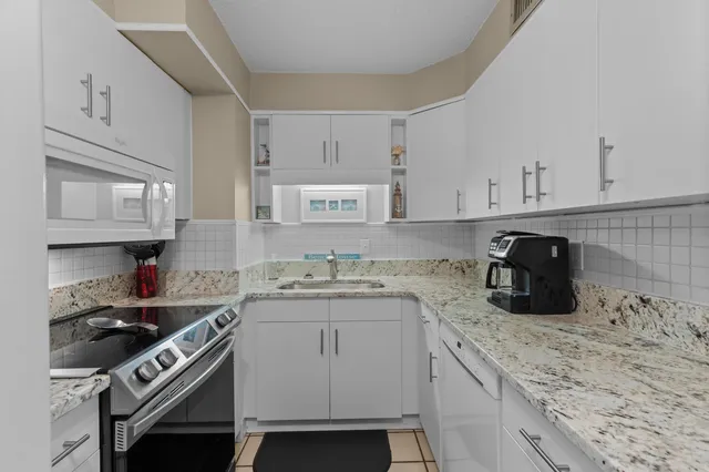 $270,000 | 400 20th Avenue North, Unit 101, Myrtle Beach, SC 29577