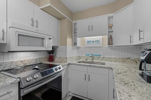 $270,000 | 400 20th Avenue North, Unit 101, Myrtle Beach, SC 29577