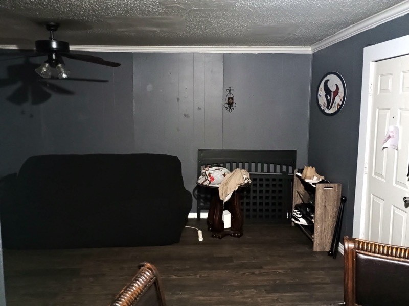 11914 Anchick Street Houston, TX 77076 - Photo 7 of 13 a living room with furniture