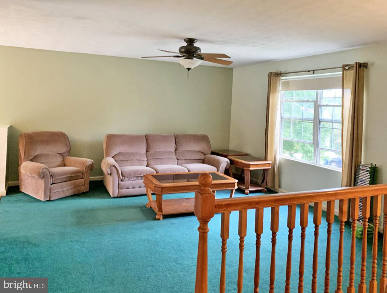 3846 Dakota Road Hampstead, MD 21074 - Photo 5 of 20 Bright Living Room
