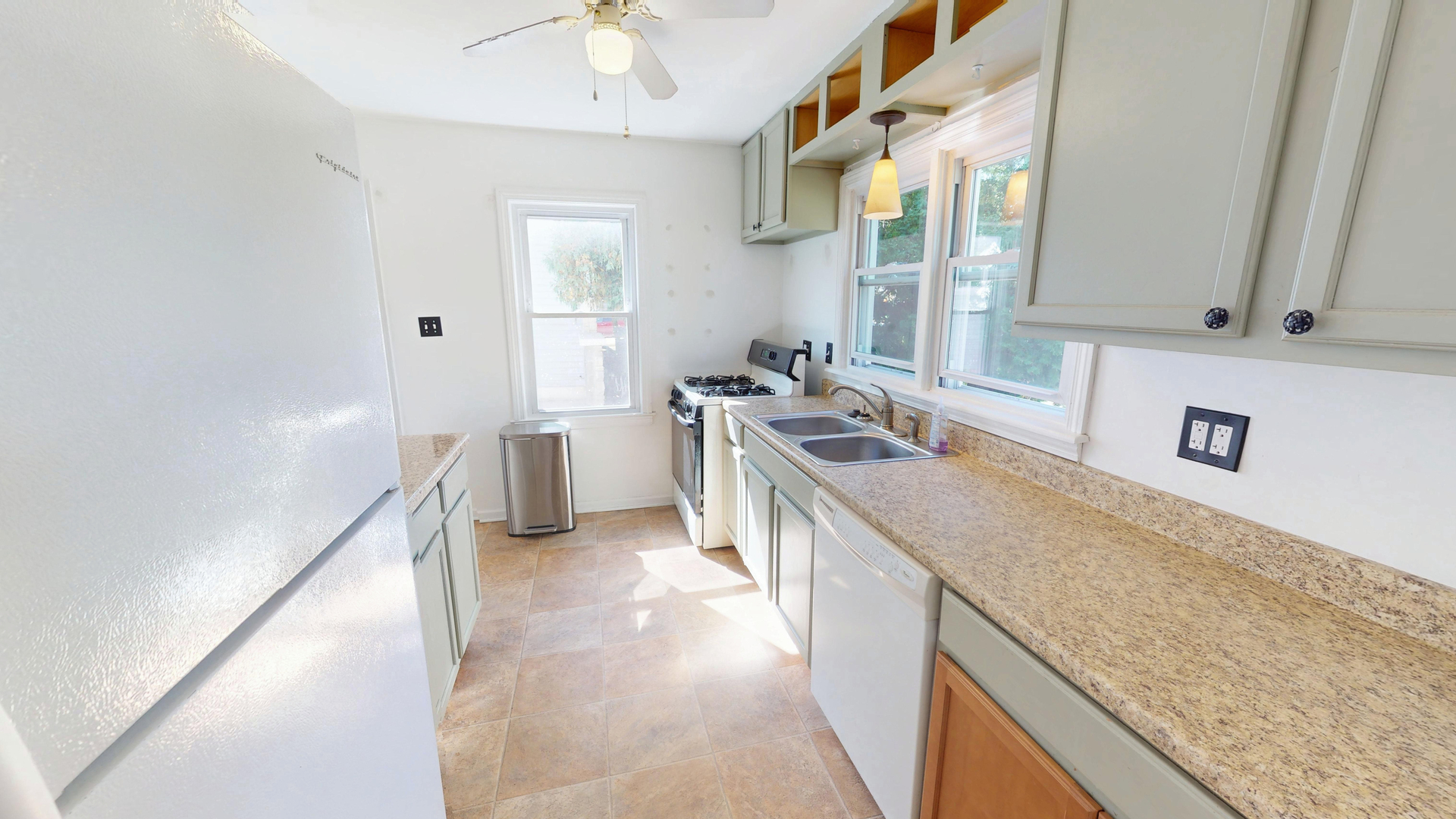 176 South Randall Road Aurora, IL 60506 - Photo 18 of 45 Gallery Image 18