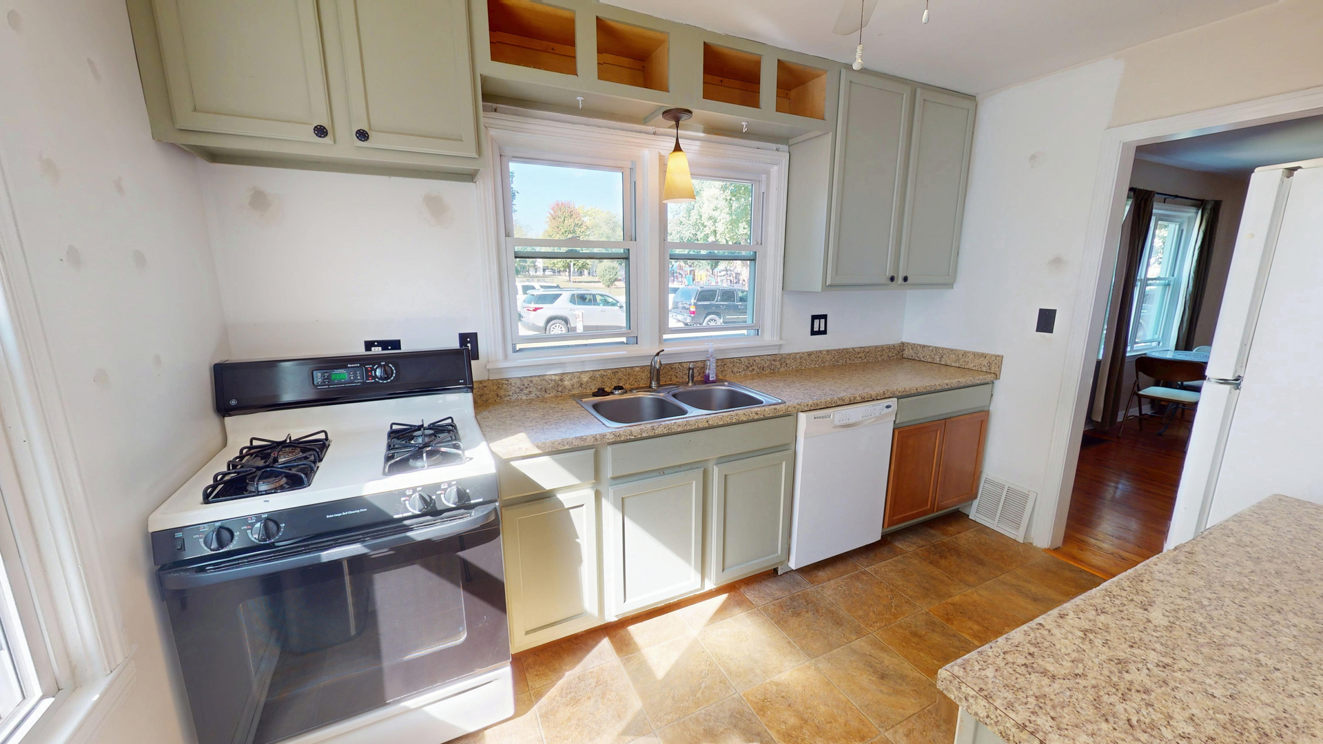 176 South Randall Road Aurora, IL 60506 - Photo 19 of 45 Gallery Image 19