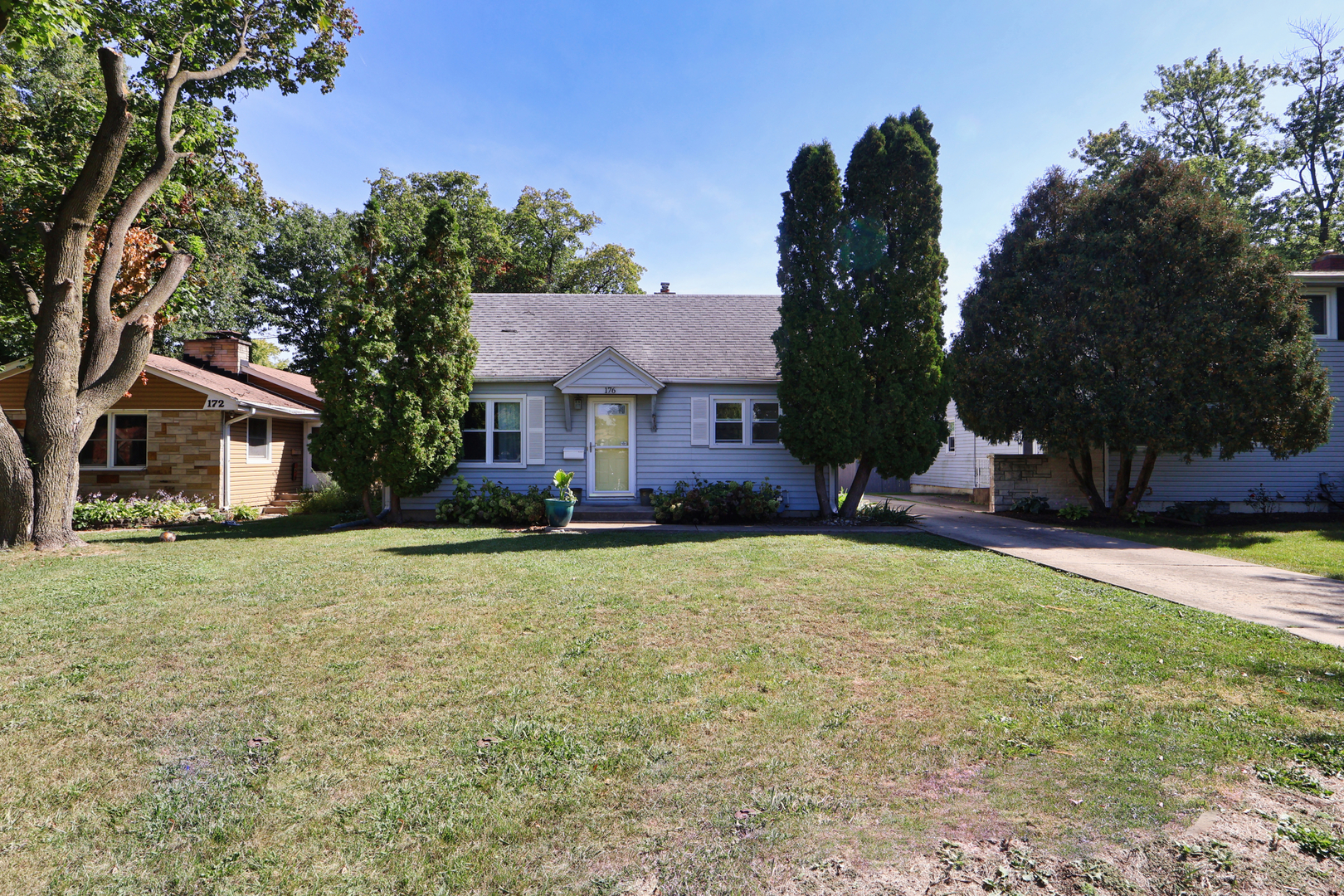 176 South Randall Road Aurora, IL 60506 - Photo 3 of 45 Gallery Image 3