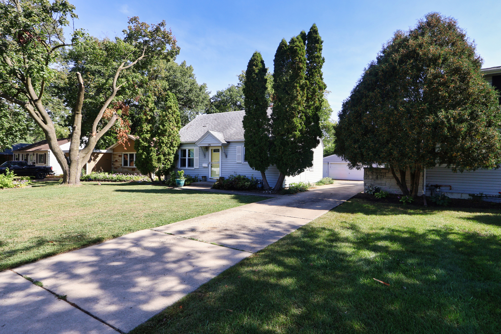 176 South Randall Road Aurora, IL 60506 - Photo 4 of 45 Gallery Image 4