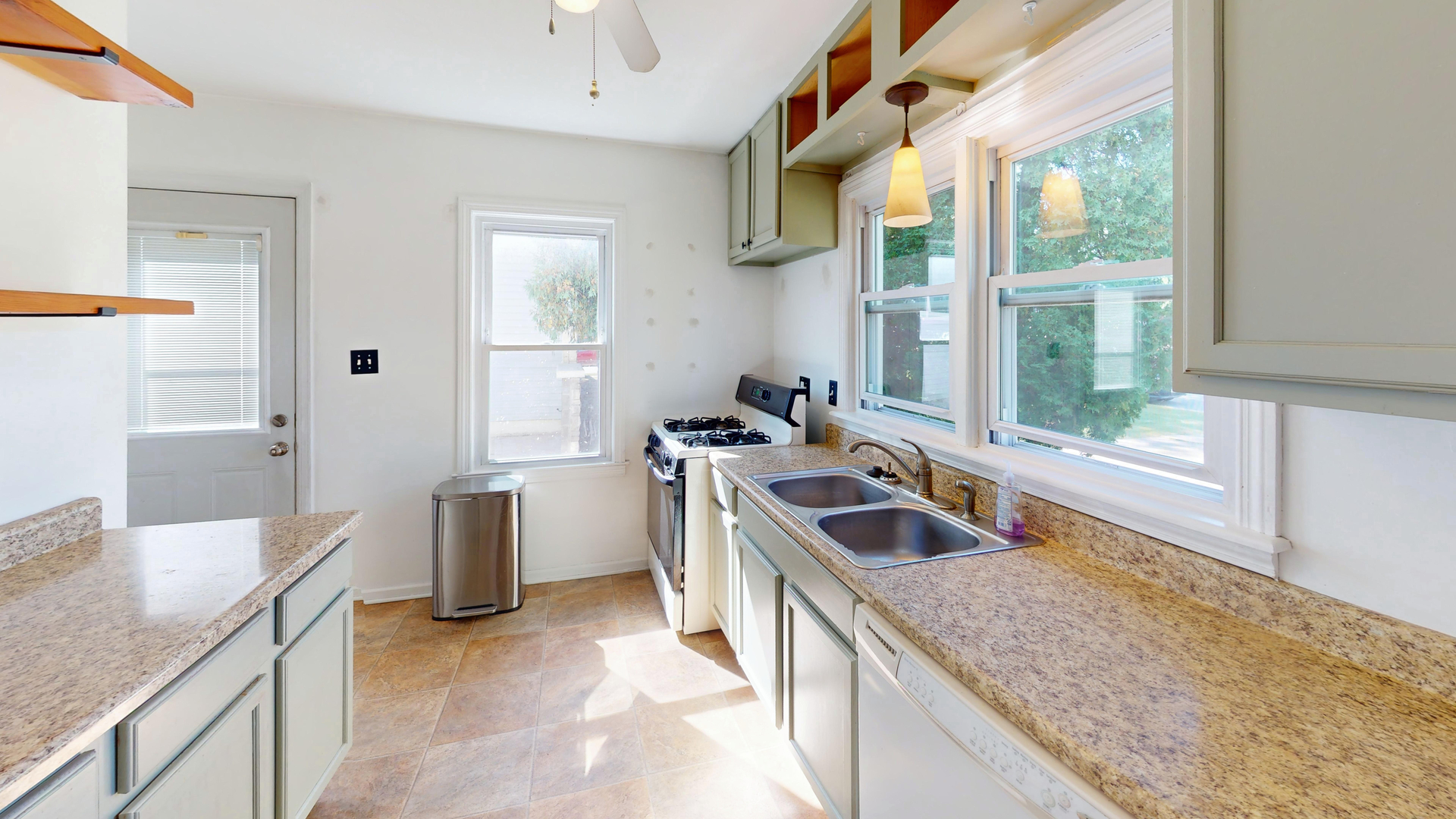 176 South Randall Road Aurora, IL 60506 - Photo 42 of 45 Gallery Image 42