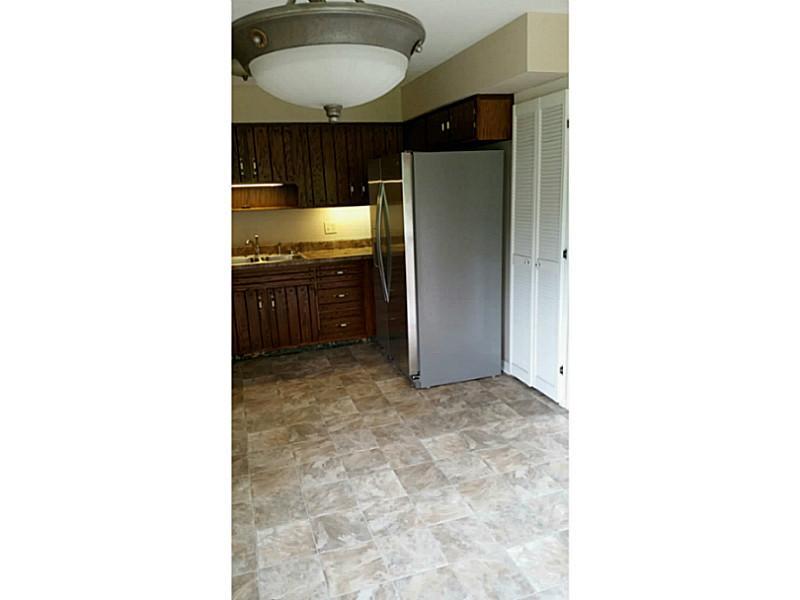 518 Valley Way Road Greenwood, IN 46142 - Photo 9 of 23 Gallery Image 9