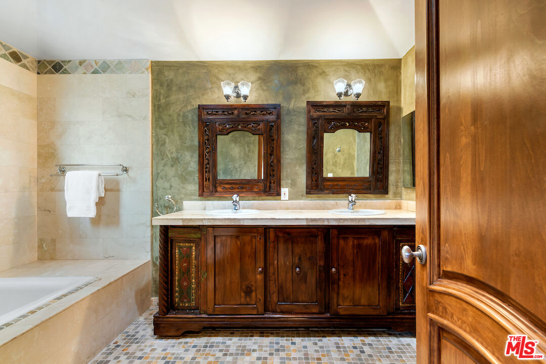 2604 Rutherford Drive Los Angeles, CA 90068 - Photo 16 of 23