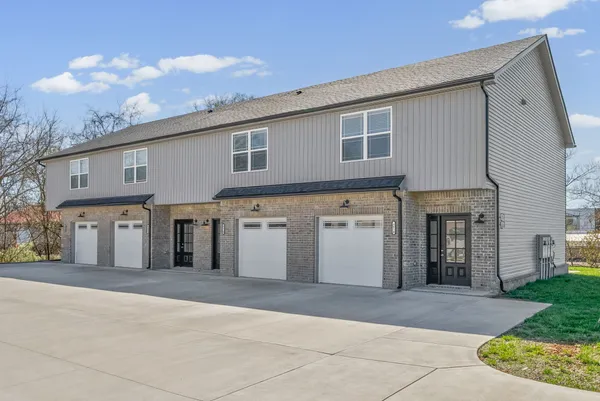 $1,295 | 405 Shelby Street, Unit A, Clarksville, TN 37042